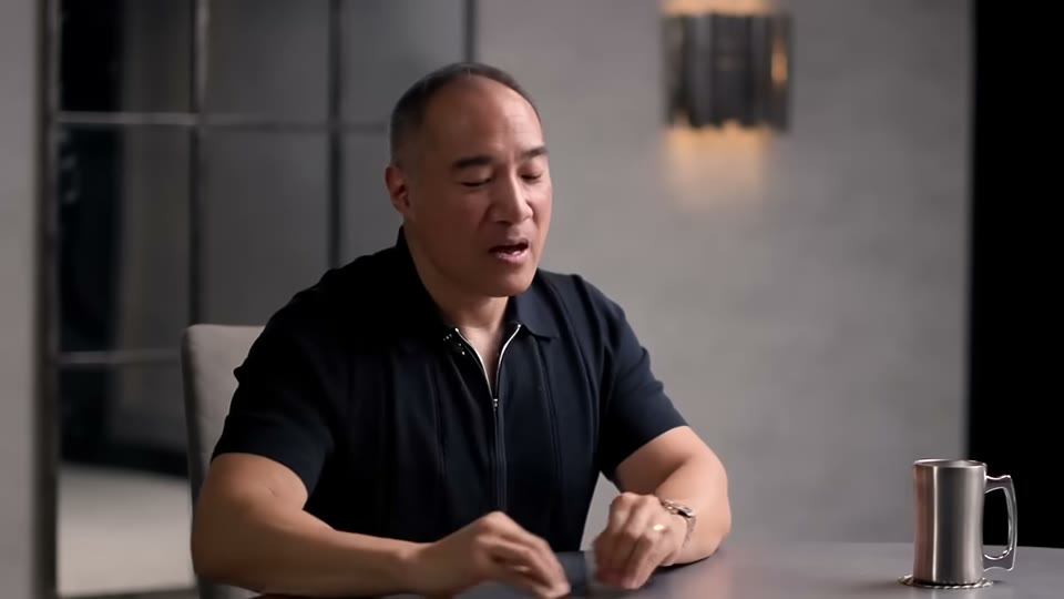 근육 증가를 설명하는 앨런 아라곤