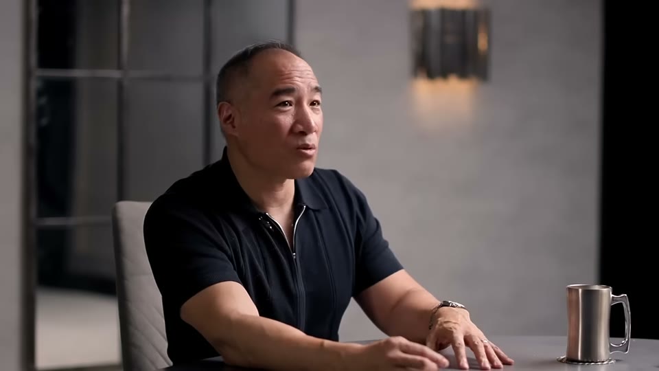폐경기와 체중감량을 설명하는 앨런 아라곤