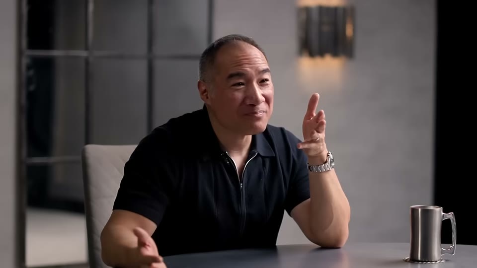 버터 블록을 시각 자료로 놓고 설명하는 장면