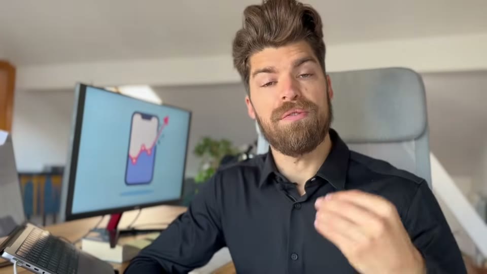 iOS 위젯 기능 활용 사례를 설명하는 장면