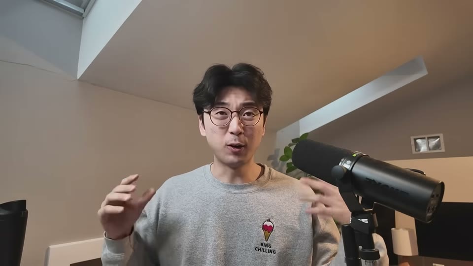 화자가 유일한 마케팅 채널에 대해 설명하는 장면