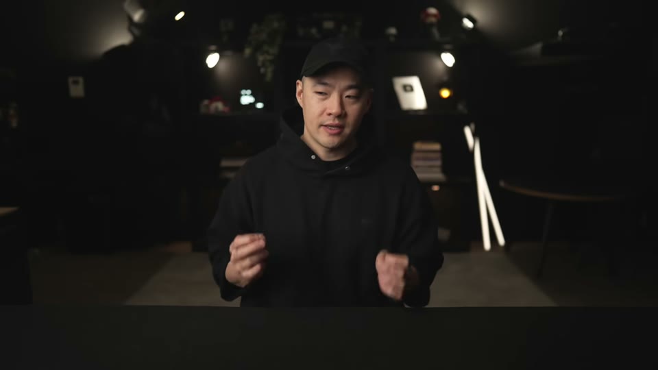 화자가 복권 비유로 첫 번째 교훈을 설명하는 장면