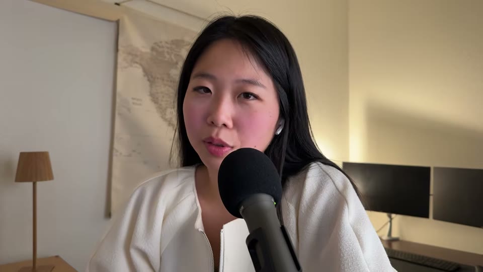 샌디 리가 인터뷰를 마무리하는 장면